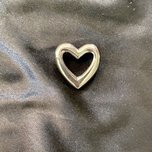 Silver heart pendant.